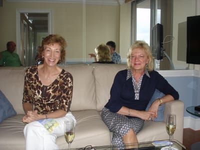 A 259 Diane & Lysette.JPG