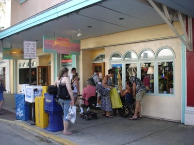 A 373.5 Gift Shop.JPG