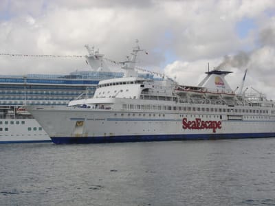 A 390 Gambling Ship.JPG