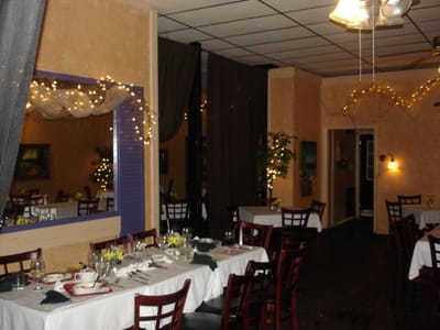 A 409 Dining room 2.JPG