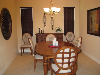 39 Dining Room.JPG