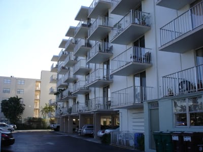 A085 NS of building.JPG