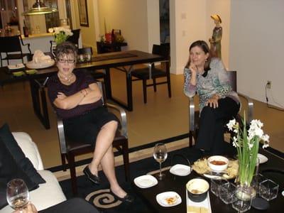 A106 Shari and Annie.JPG