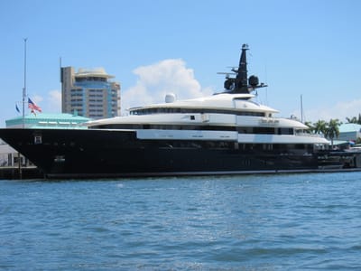 A027 Steven Spielbergs love 7 Seas.jpg