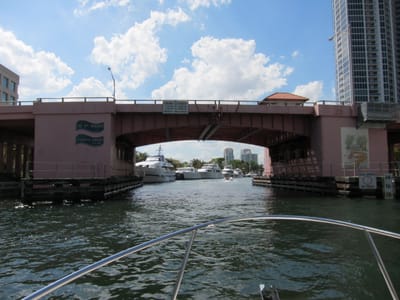 A063 SE 3RD St Bridge.jpg