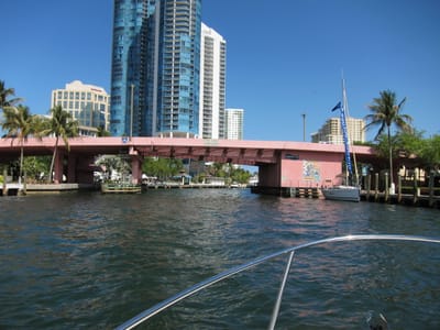 A075 Back of Andrews St Bridge.jpg