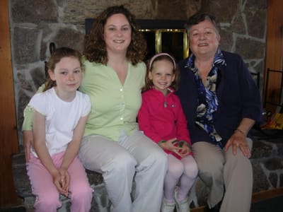 036 - Mother's Day 2005.JPG