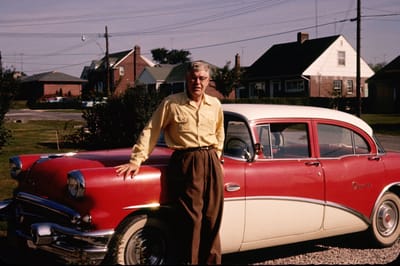 Image33 Dad and the new car Sep 59.jpg