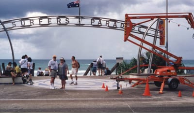 img014 Surfers Paradise.jpg