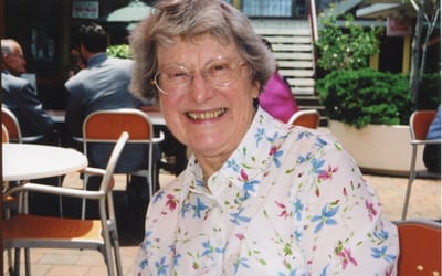 img355 Yvonne Fretwell at lunch.jpg
